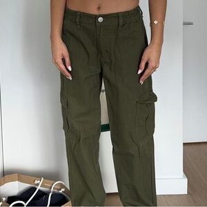 Women’s green utility cargo pants